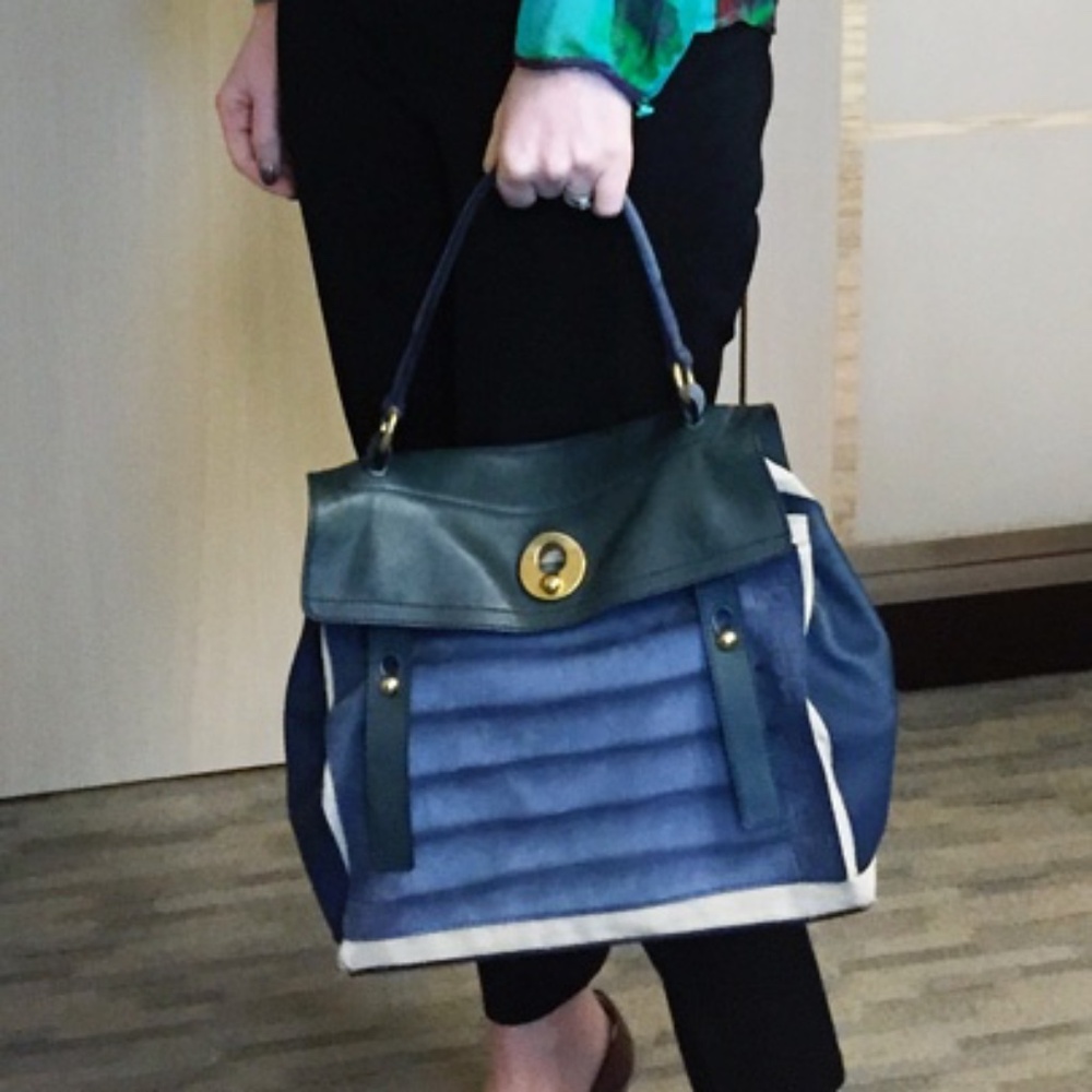 Yves Saint Laurent Muse Two handbag in blue leather and beige canvas